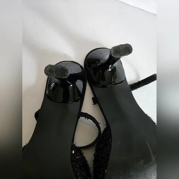 Embroidered Elegant Mules - Picture 7 of 8